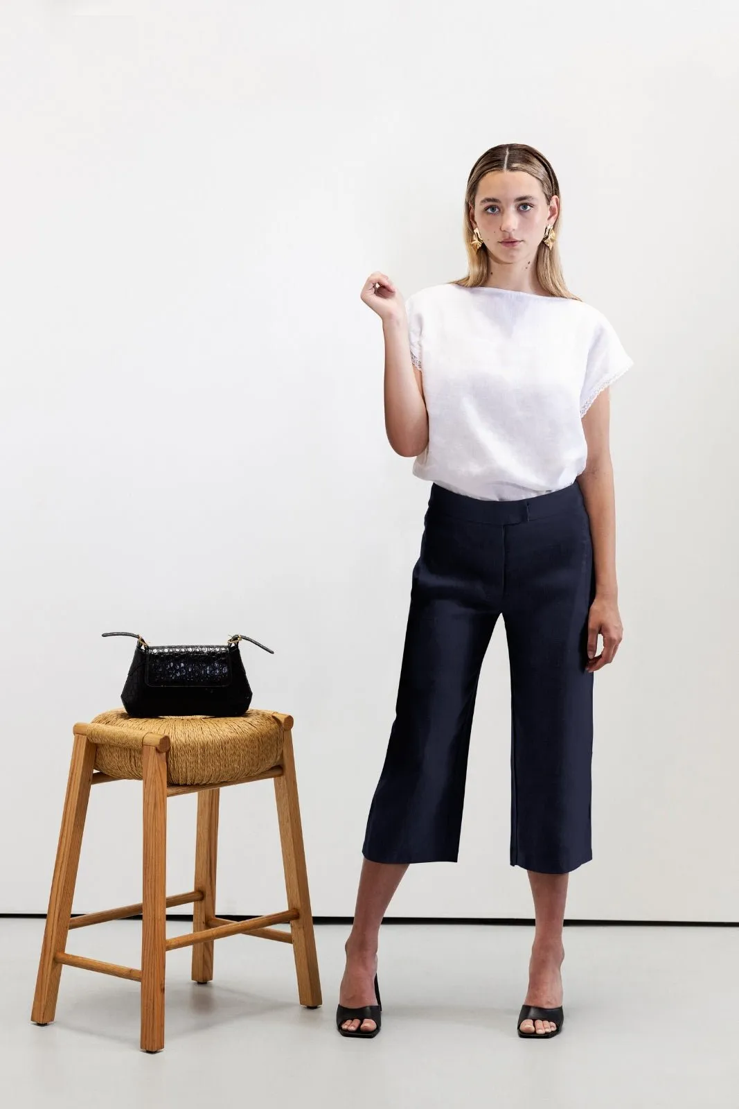 Jennifer Panelled Pants – Tailored Wide Legged Capri for Work and Beyond