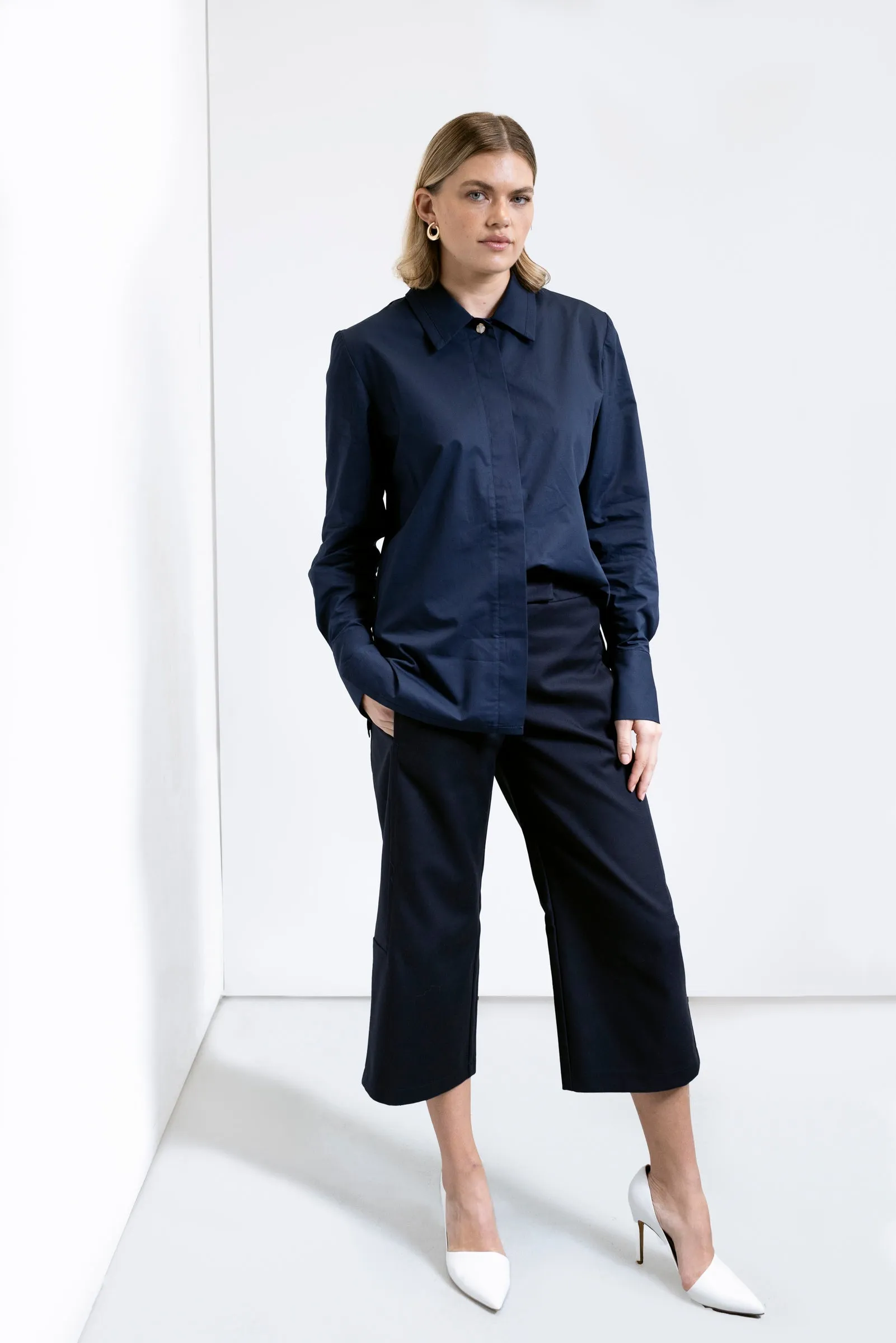 Jennifer Panelled Pants – Tailored Wide Legged Capri for Work and Beyond